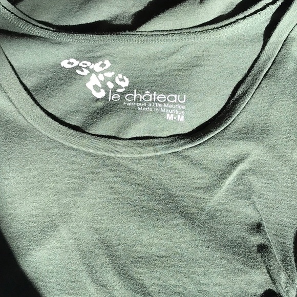 Ladies casual t-shirt. Size medium. - Picture 3 of 4